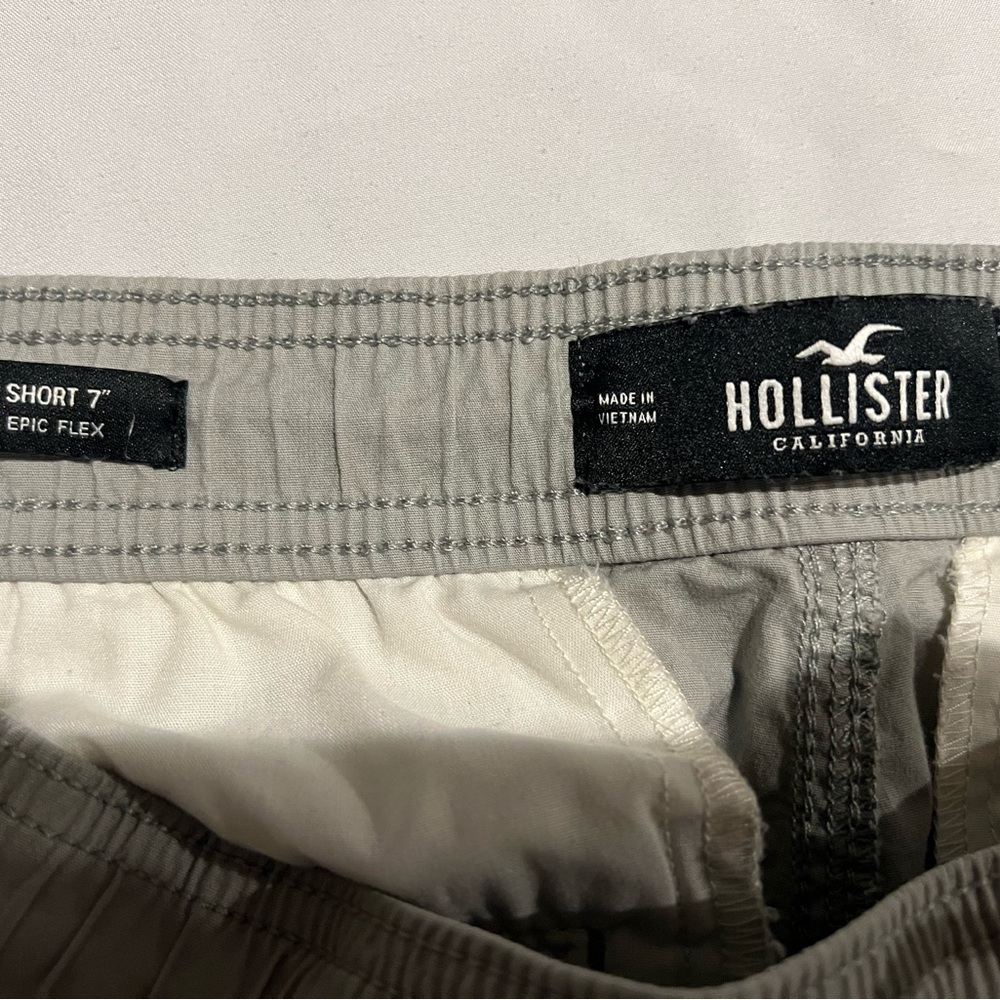 Hollister Gray Khaki Men's Short - Picture 3 of 3